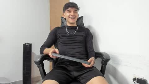 Snapshot of leo_jones389 chatting on October 22, 9:51 pm Leo Jones online show from October 22, 9:51 pm