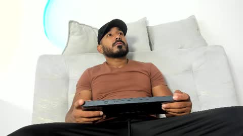 leo  online show from June 25, 1:16 pm