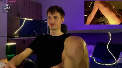 Leon online show from April 10, 7:10 pm