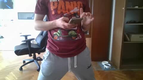 neoglo online show from April 28, 9:47 am