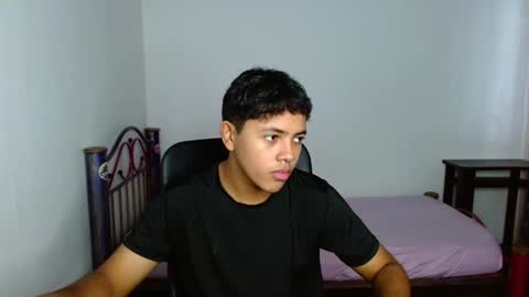 Snapshot of levii_7 chatting on September 13, 8:32 pm      0600AM-1200PM - online show from September 13, 8:32 pm