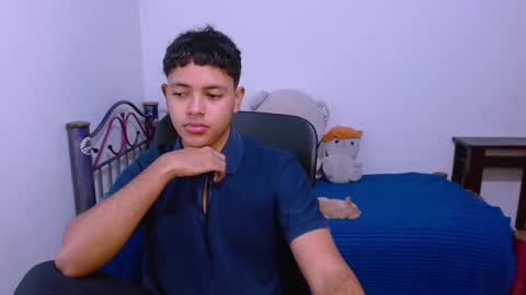 Snapshot of levii_7 chatting on October 17, 4:27 am      0600AM-1200PM - online show from October 17, 4:27 am