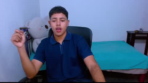 Snapshot of levii_7 chatting on October 23, 3:10 am      0600AM-1200PM - online show from October 23, 3:10 am