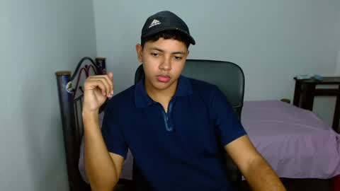 Snapshot of levii_7 chatting on September 17, 10:22 pm      0600AM-1200PM - online show from September 17, 10:22 pm