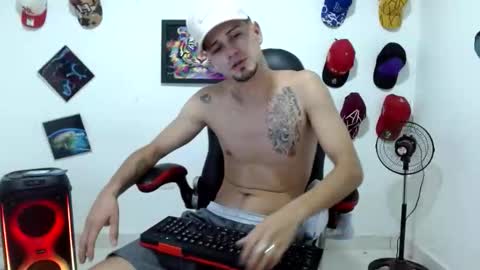 Andres online show from April 3, 10:28 pm