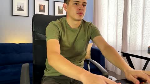 Liam online show from February 6, 3:31 pm