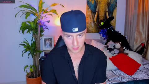 liam online show from February 6, 3:48 am