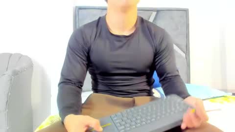 Call me Lian online show from February 3, 12:10 pm