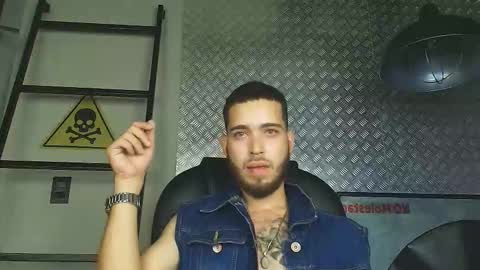 Snapshot of liam_sait chatting on October 30, 4:36 am liam sait online show from October 30, 4:36 am