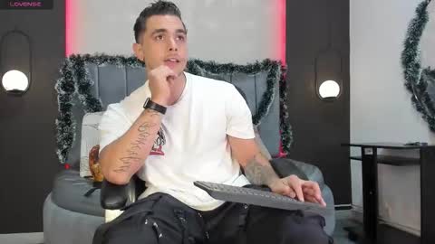 Liam online show from November 28, 10:44 pm