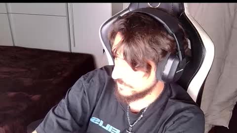 Snapshot of liamriddley chatting on October 15, 4:14 pm liamriddley online show from October 15, 4:14 pm