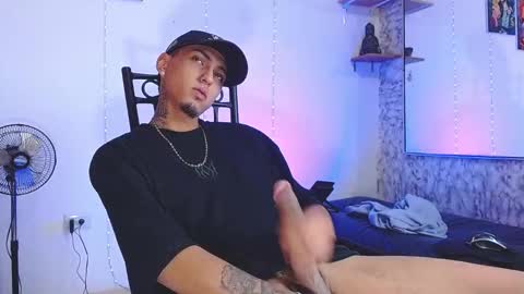 Snapshot of liiaam_lee_ chatting on October 23, 2:42 pm Daniel online show from October 23, 2:42 pm