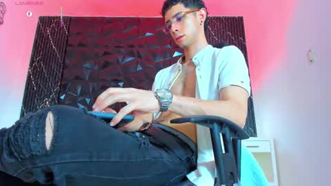 L I I A M online show from September 21, 10:10 pm