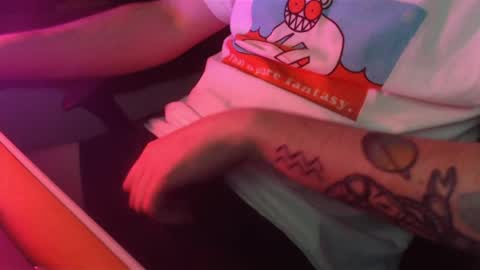 lil_j_ online show from April 6, 9:59 pm