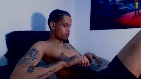 Snapshot of lilray99 chatting on October 23, 3:54 am ONLYFANS online show from October 23, 3:54 am