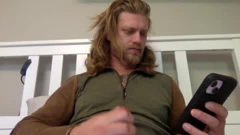 Snapshot of limitlesschris chatting on October 27, 1:46 pm Chris online show from October 27, 1:46 pm