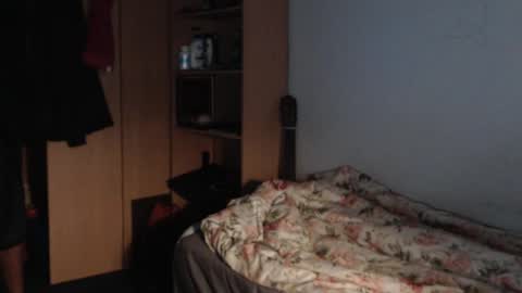 littlealien7 online show from May 27, 1:57 am