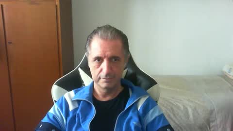 liuk53 online show from May 3, 1:14 pm