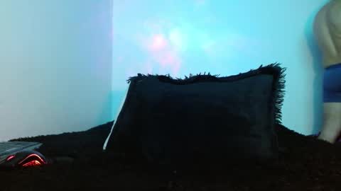 lliamm 2 online show from October 21, 3:20 am