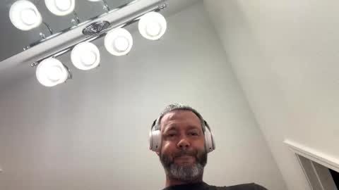 lngd_5 online show from December 18, 2:29 am