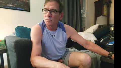 Snapshot of lngdickdaddy chatting on October 22, 12:13 am LongDick Daddy online show from October 22, 12:13 am