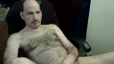 loades182025 online show from April 19, 4:45 am