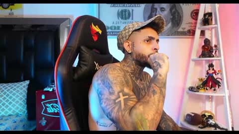 logan_hugh8 online show from February 22, 7:54 pm