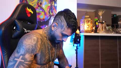 logan_hugh8 online show from October 13, 11:22 pm