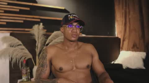 logan_varela online show from January 22, 12:38 pm