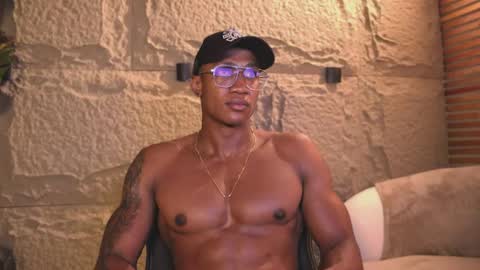 logan_varela online show from March 12, 10:39 pm