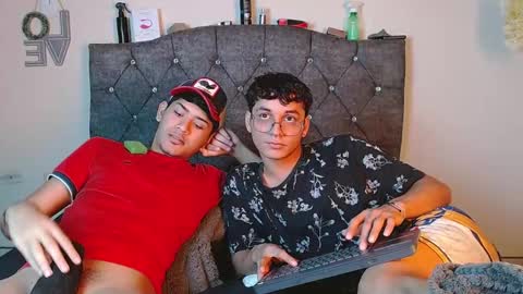 logan_willyams_ online show from September 21, 12:33 am