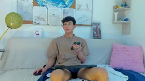 loganoficialx online show from April 25, 7:44 pm