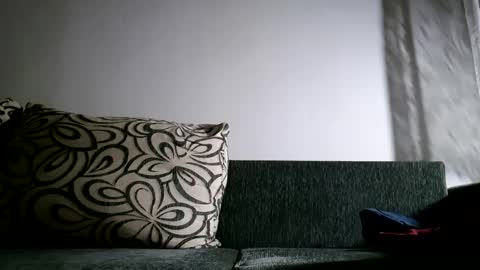 Snapshot of logitech0000 chatting on December 15, 12:40 am logitech0000 online show from December 15, 12:40 am