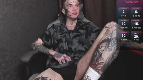 Snapshot of lone1ycrystal chatting on December 13, 10:51 am Chris online show from December 13, 10:51 am