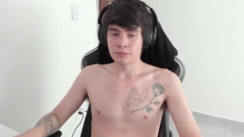 Snapshot of lonelyhotboy0 chatting on October 10, 2:44 pm Kevin online show from October 10, 2:44 pm