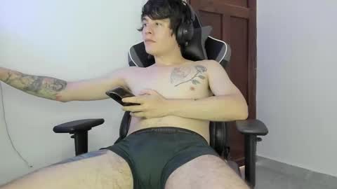 Snapshot of lonelyhotboy0 chatting on October 28, 7:05 pm Kevin online show from October 28, 7:05 pm