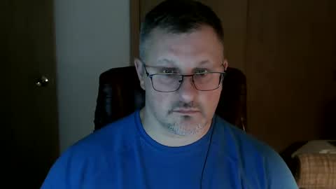 Snapshot of lookin75 chatting on October 21, 3:42 am lookin75 online show from October 21, 3:42 am