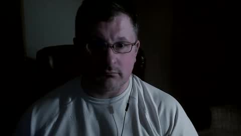 Snapshot of lookin75 chatting on January 17, 12:31 am lookin75 online show from January 17, 12:31 am