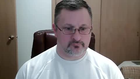 Snapshot of lookin75 chatting on February 24, 3:44 am lookin75 online show from February 24, 3:44 am