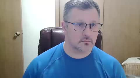 Snapshot of lookin75 chatting on October 13, 3:56 am lookin75 online show from October 13, 3:56 am