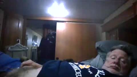 Snapshot of lookingagain181 chatting on October 22, 3:21 am lookingagain181 online show from October 22, 3:21 am