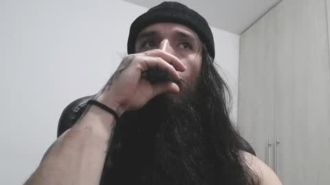  independent model online show from December 18, 7:04 am