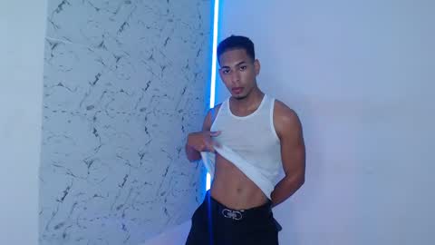 Lorian Vikel  online show from September 12, 10:10 pm