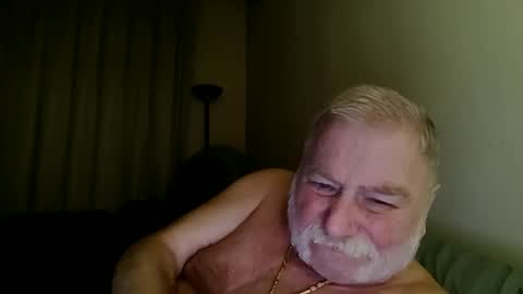 louis_chokdee online show from November 8, 5:05 pm