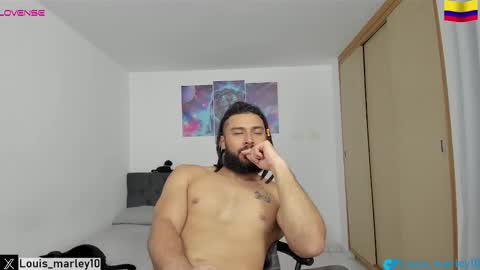 Snapshot of louis_marley_ chatting on October 24, 3:52 am louis_marley_ online show from October 24, 3:52 am
