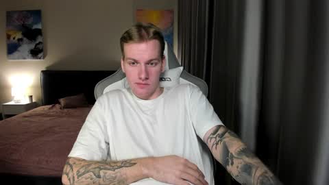 Louis  online show from December 24, 2:32 am