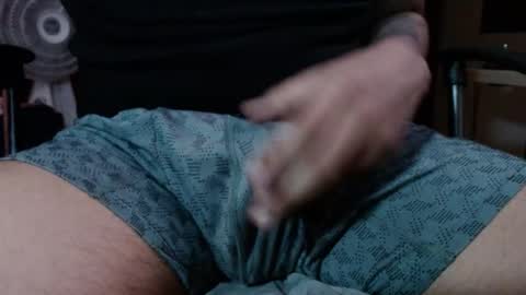 Estiven online show from December 16, 4:23 am