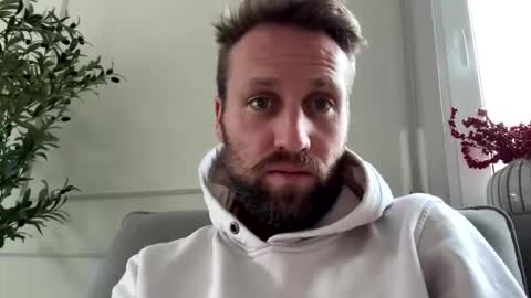 lovefuesse online show from November 25, 9:11 am