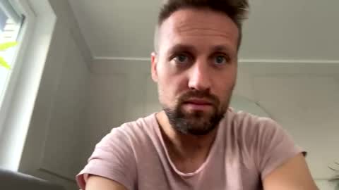 lovefuesse online show from November 5, 7:32 am