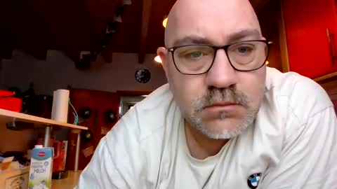 lover010983 online show from February 19, 7:06 am